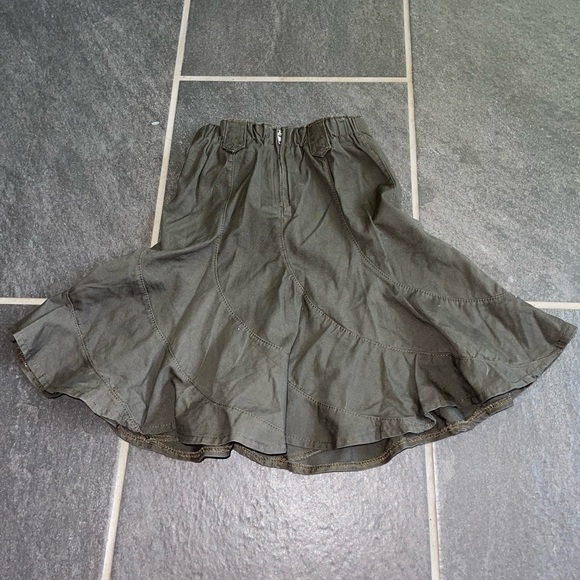 Girls Ruffle Skirt Size 4 - Picture 3 of 6